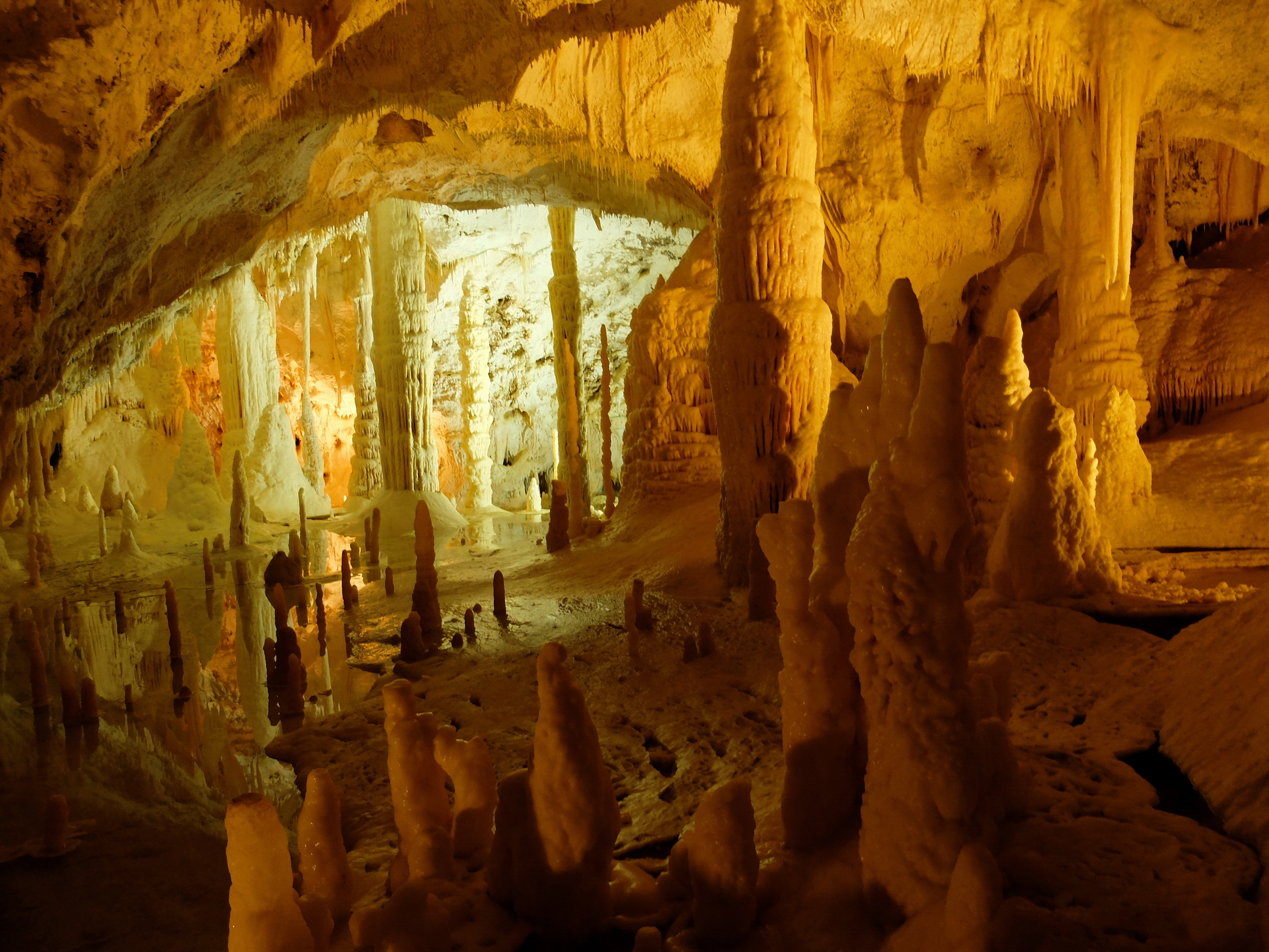 Grotte di Frasassi-Castello Fatine